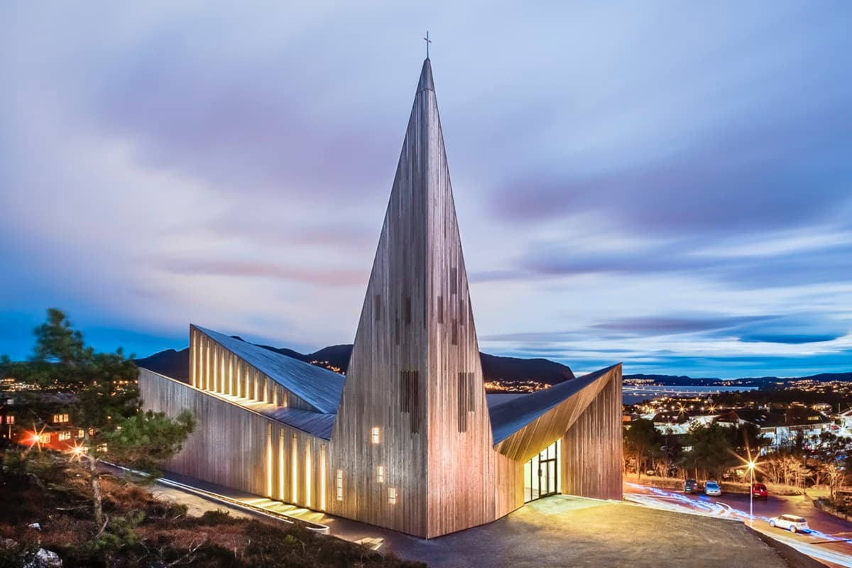 Knarvik kyrkje